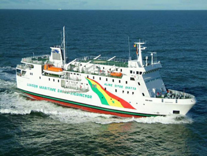 Bateau ferry Sénégal