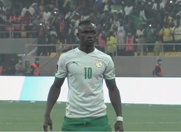 Sadio Mané qui qualifie le Sénégal pour la coupe du monde 2022 au Qatar
