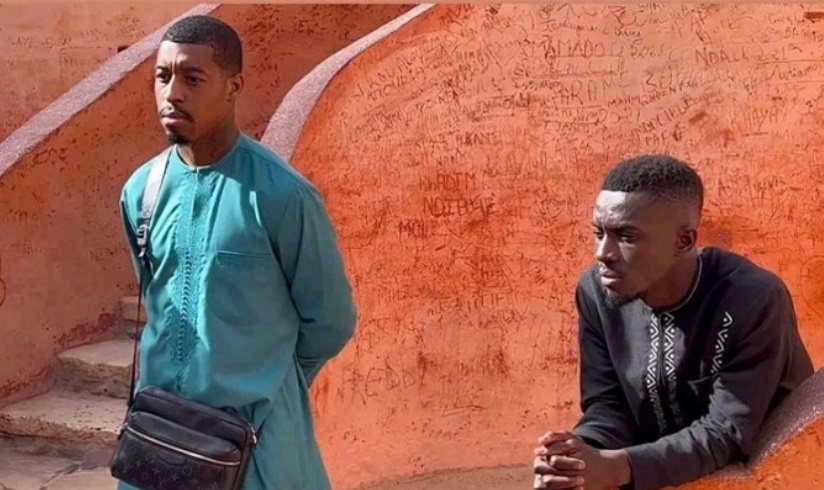 Presnel Kimpembe et Idrissa Gana Gueye dans la maison des esclaves à l'île de Gorée