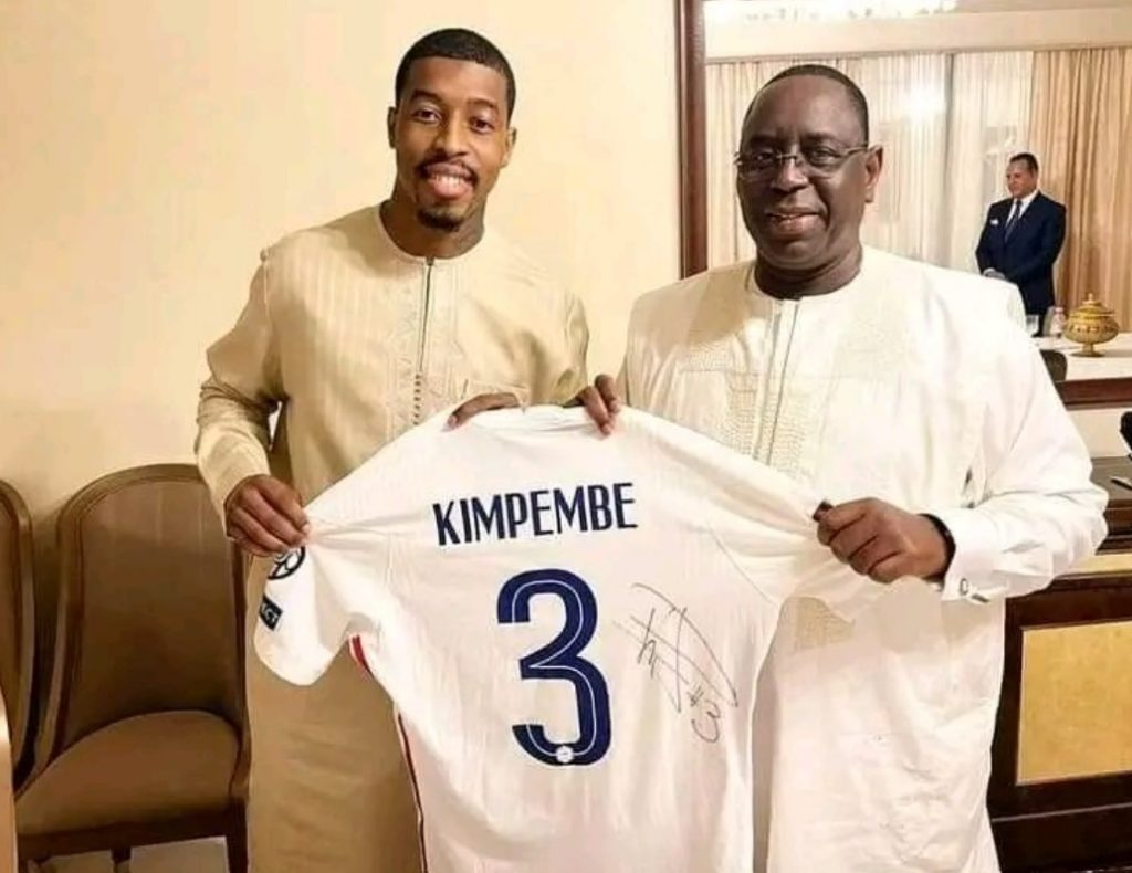 Le footballeur Presnel Kimpembe rencontre au Sénégal le Président Macky Sall