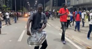 Concert de casseroles et de klaxons dans les rues sénégalaise suite à l'appel d'Ousmane Sonko