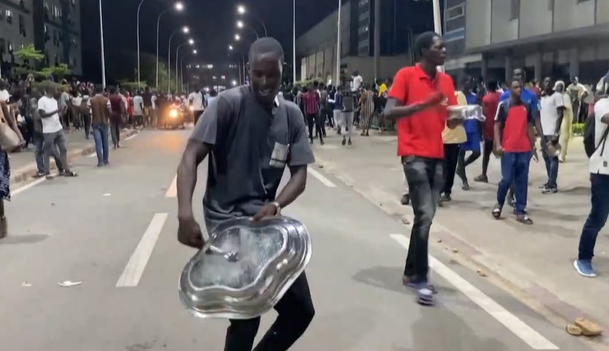 Concert de casseroles et de klaxons dans les rues sénégalaise suite à l'appel d'Ousmane Sonko