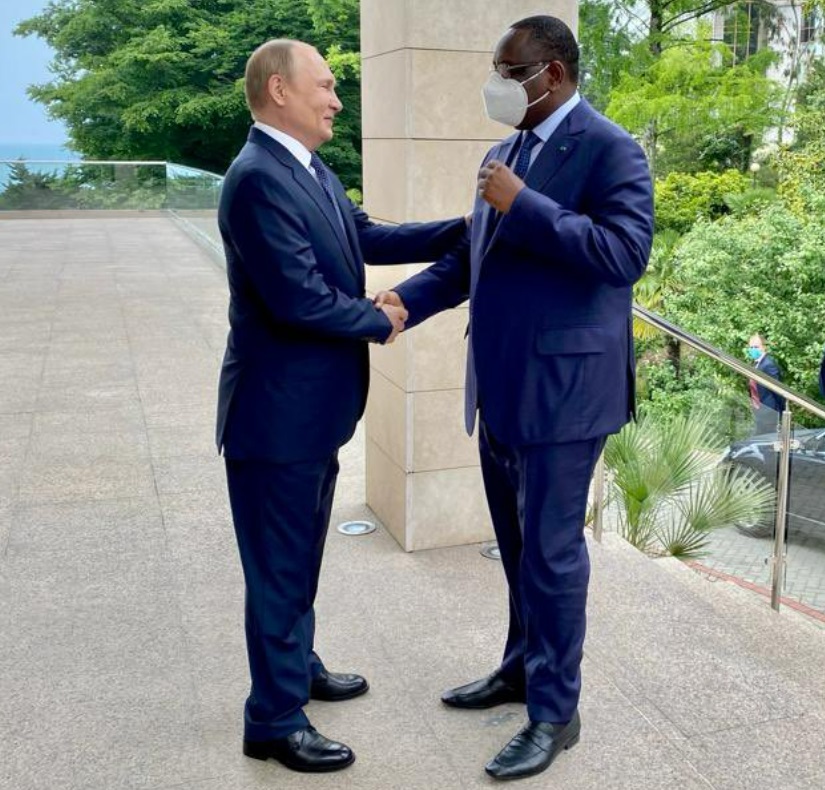 Vladimir Poutine offre un accueil chaleureux à Macky Sall, président de l'Union Africaine