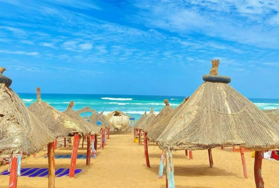 Paillottes de la plage de Yoff à Dakar, au Sénégal