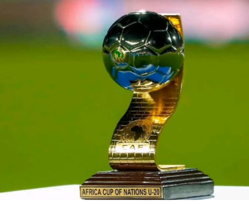 Le trophée de la CAN U20 2023 décernée à l'équipe du Sénégal 