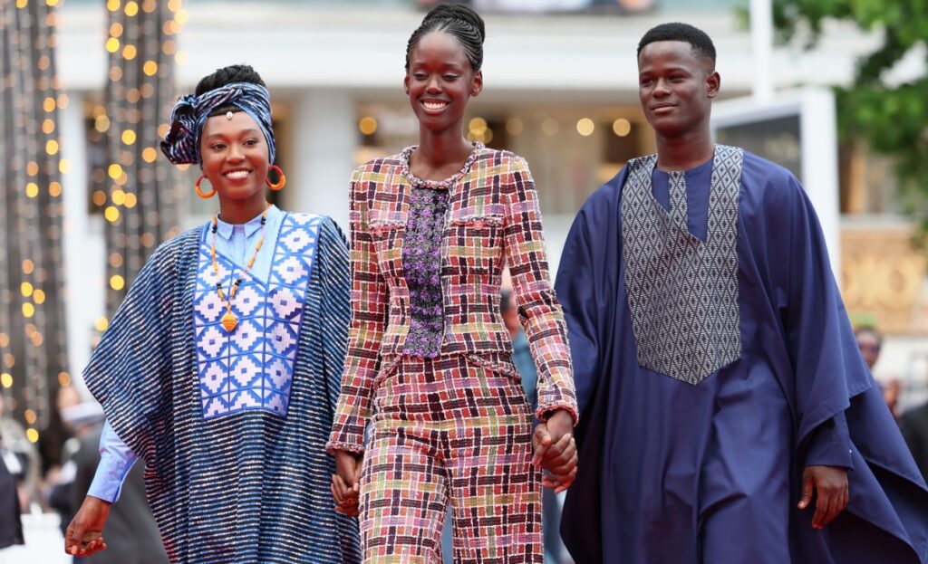Montée des marches du festival de Cannes de Ramata-Toulaye Sy et des acteurs du film sénégalais Banel et Adama