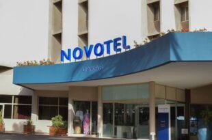 A proximité directe du port de Dakar et de l'embarcadère qui mène à l'ile de Gorée, se trouve le Novotel