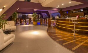 Le Lagon de Dakar célèbre pour son hôtel quatre étoiles, son restaurant et sa plage privée